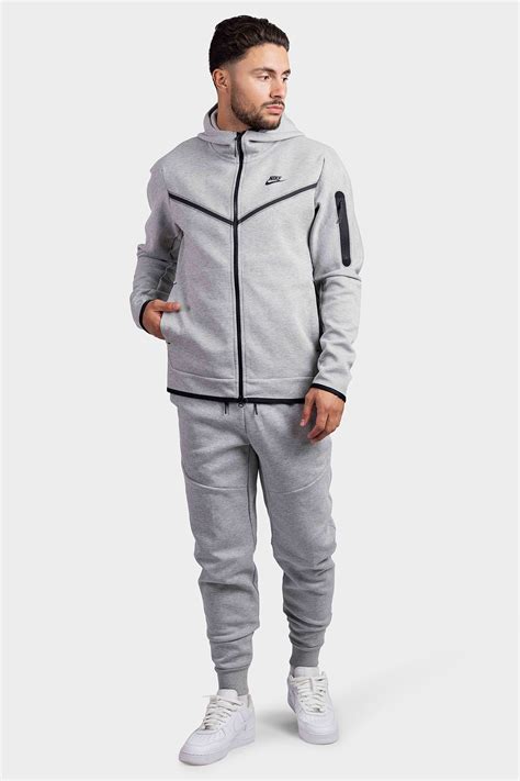 grijze nike tech|Nike tech pak.